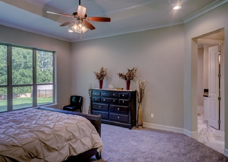 Ceiling fan to keep home cool & get star energy rating